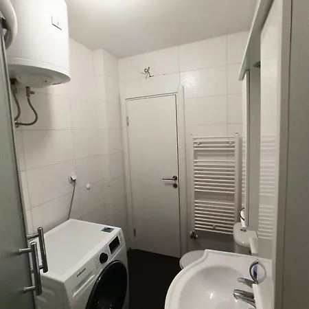 Apartment Center 1-setaliste
