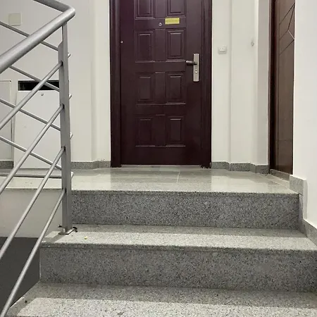 Apartment Center 1-setaliste